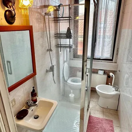 Lili House Ubytování v soukromí Milán