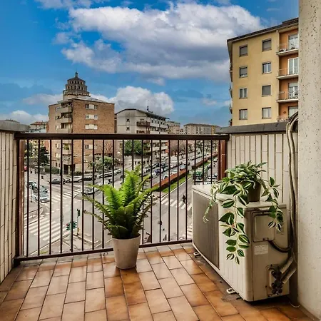 Politecnico Leonardo & Institute Of Tumors דירה *