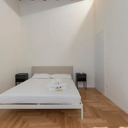 Xenia - In Corso San Gottardo B * Milano