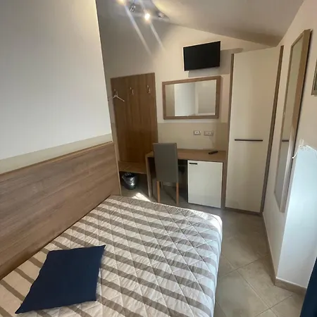 Otel Montecarlo 3*