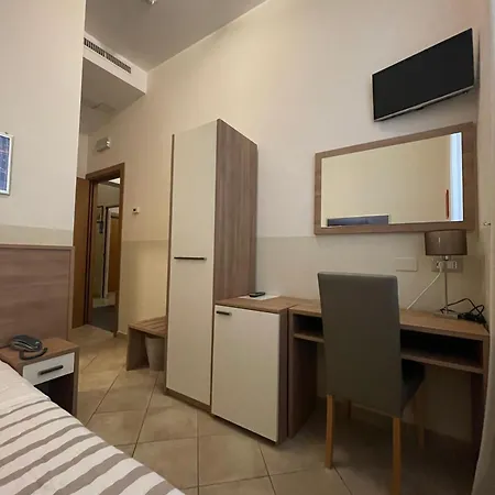Otel Montecarlo 3*