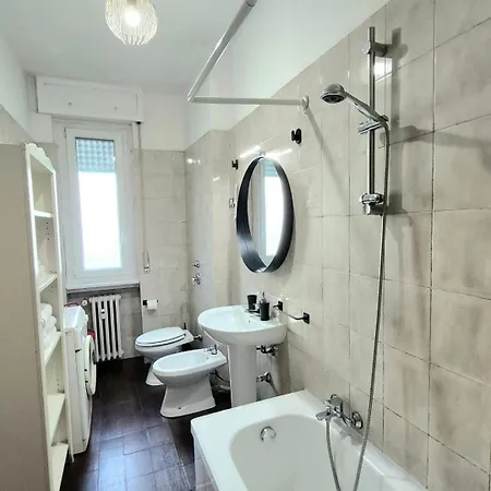 帕西法尔公寓 *