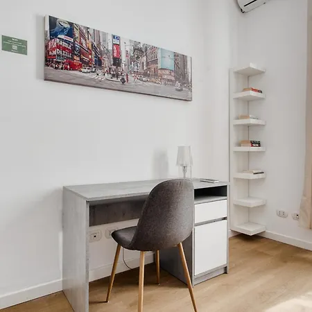 The Light Station District Mediolan