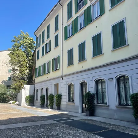 Brand New In The Center Of The Navigli Mediolan