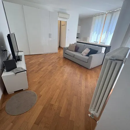 Apartment Luxury & Comfort In The Heart Of The City, Certosa *