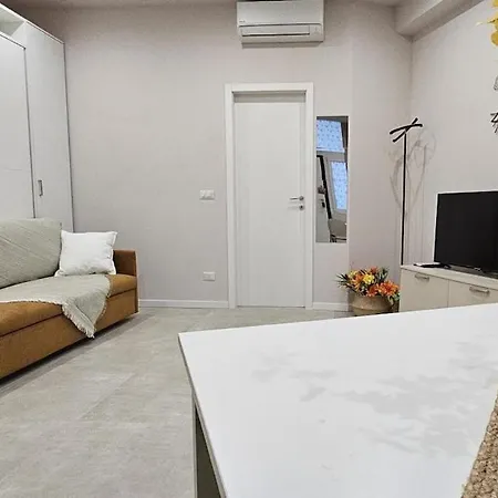Gambara M1 - Prato Fiorito, Appartament מילאנו