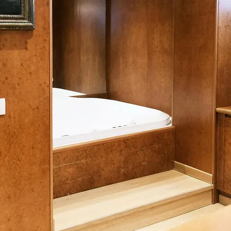 Comecasa Monte Napoleone Exclusive * Milano