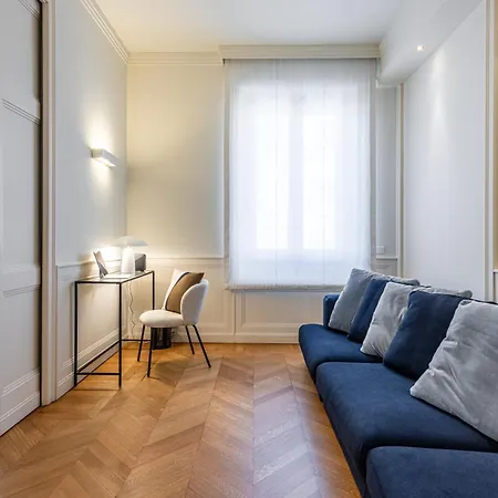 Apartment Brera 33 *