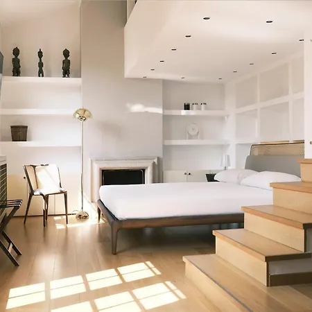 Comecasa Monte Napoleone Exclusive Апартаменты *