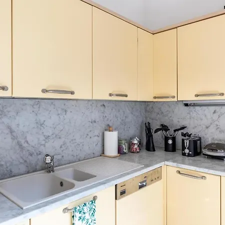 Duomo Milan-attic With Terrace-netflix And Wifi * Milano