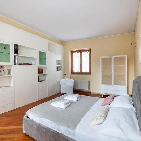 Duomo Milan-attic With Terrace-netflix And Wifi *