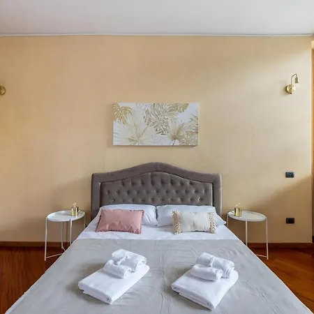 Lägenhet Duomo Milan-attic With Terrace-netflix And Wifi *