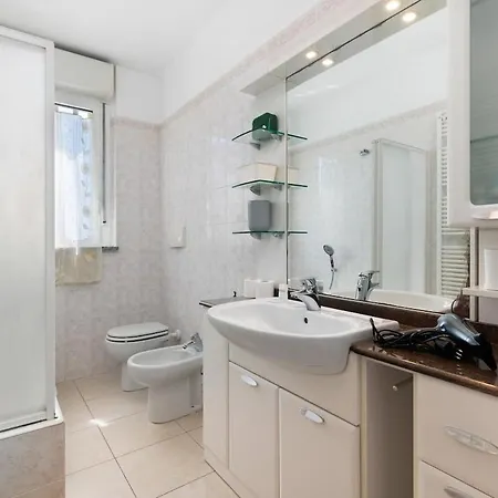 Apartamento Elegant Terrace Flat Parking Near Rho Fiera Mi Milão