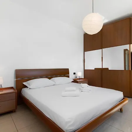 Apartamento Elegant Terrace Flat Parking Near Rho Fiera Mi *