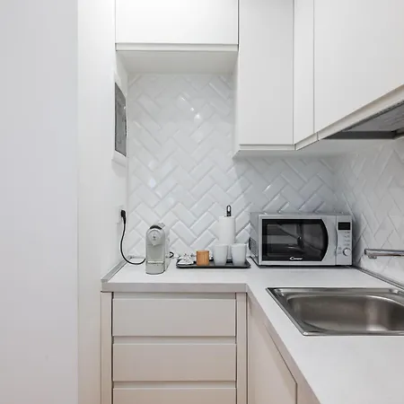 Duomo Area Luxury Design & Netflix Mood