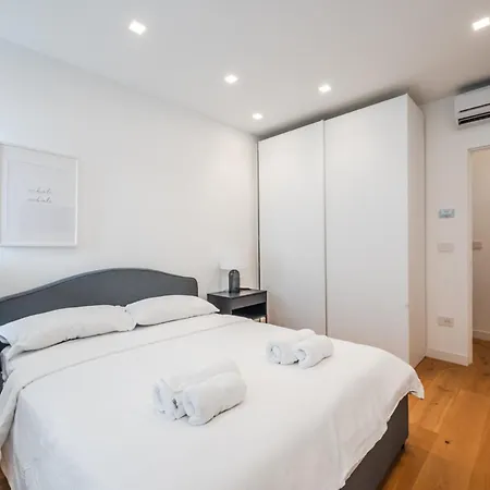 Apartamento Duomo Area Luxury Design & Netflix Mood Milão