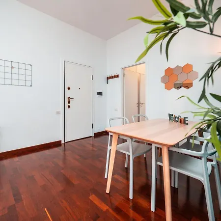 Keys Of Italy - Chiusa 8 - Roomy Milano