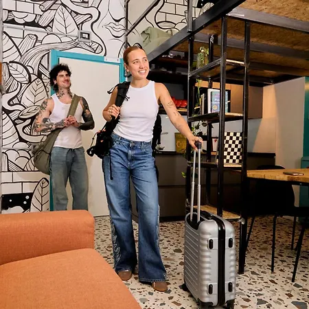 Madama Hostel&bistrot Hostal *