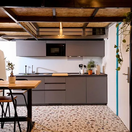 Madama Hostel&bistrot Milán