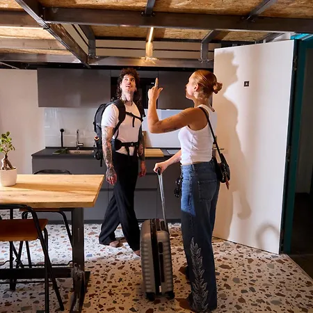 Hostal Madama Hostel&bistrot