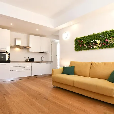 Duomo 10 Min- Attico Con Doppio Terrazzo * 밀라노