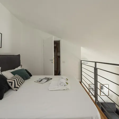 Stylish & Cozy Brera District 1br By Rentopolis * ミラノ