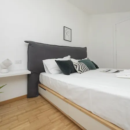 Stylish & Cozy Brera District 1br By Rentopolis Daire Milano