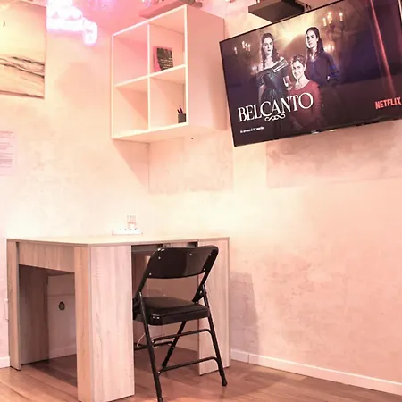 Apartament Taxi No-need - Metro, Train Station, Nightlife And Restaurants