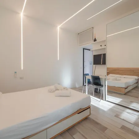 Apartment I-host - Cambiasi 8 *