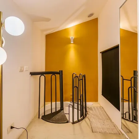 Garibaldi's Gem - La Vista Appartement *