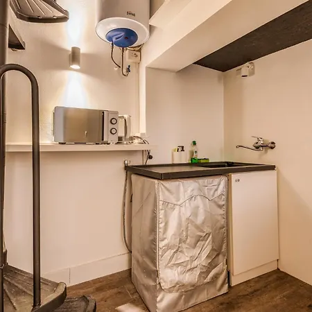 Garibaldi's Gem - La Vista *