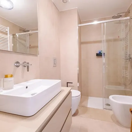 Essenza - Modern Comfort - In The Heart Of - 5min To Station - 10min To Dumo 아파트 밀라노