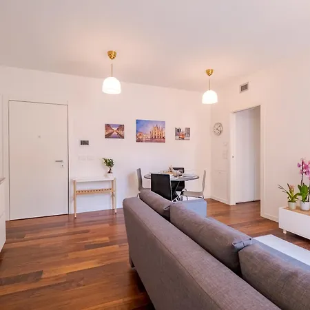 Essenza - Modern Comfort - In The Heart Of - 5min To Station - 10min To Dumo * 밀라노
