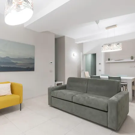 Monumentale M5 - 6 Ospiti & Famiglie Con 2 Bagni E *