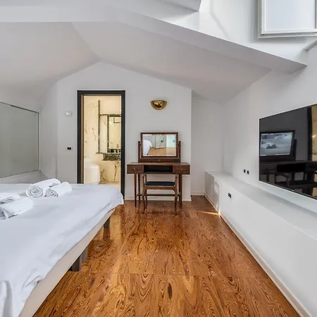 Duomo3'-skylight-idropool-private-cinema-freepark Milano
