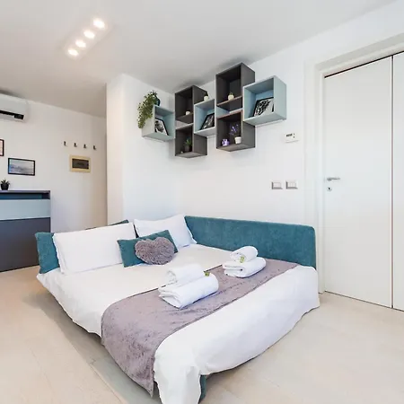 아파트 Navigli Panoramica Terrazzo Free Parking Ac Wifi *