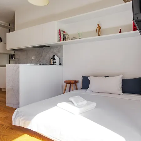 Just Urban Stays - Bilocale Con Spazio Esterno - 10 Min Duomo In Tram شقة *