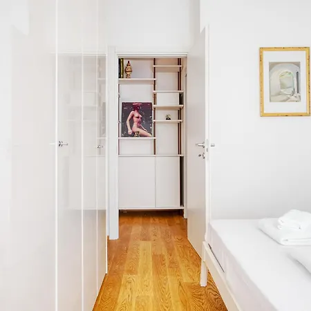 شقة Just Urban - 1br With Outdoor Space - 10 Min Duomo By Tram *