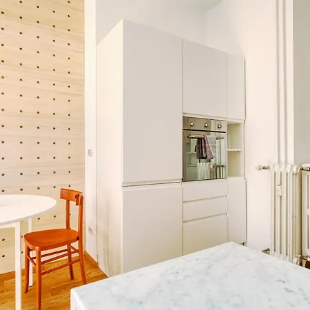 Just Urban - 1br With Outdoor Space - 10 Min Duomo By Tram * Milano