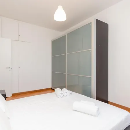 Appartement Vivimihome Gambara House 2 Minutes From The Metro Milaan