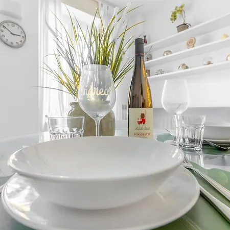 - Milano-navigli - Tibaldi Chic Retreat Apartament