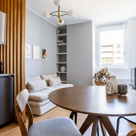 Apartamento New Flat Near Ieo And Olympic Village Milán