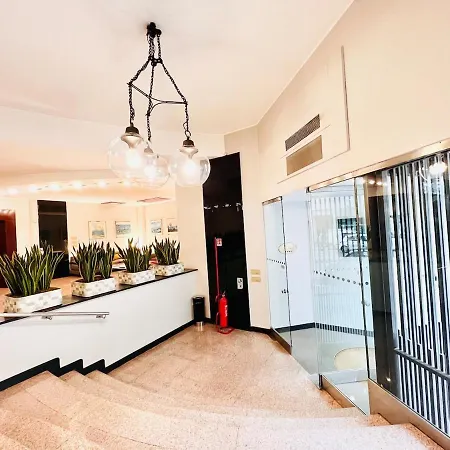 Splendid Loft Duomo! דירה מילאנו