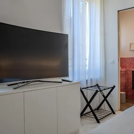 Πανσιόν The Warm