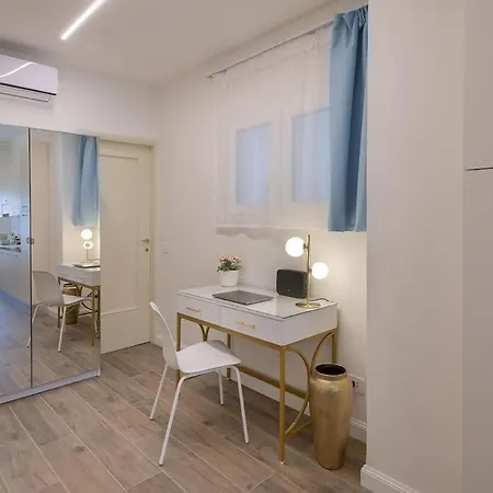 Laru Porta Romana 5 Minutes From The Subway アパート ミラノ