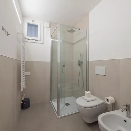 I-host - Chieti 1 * ميلان