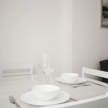 Just Urban Stays - Bilocale Moderno Navigli - Metro M2 *