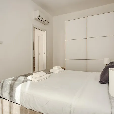 Just Urban Stays - Bilocale Moderno Navigli - Metro M2 Apartamento