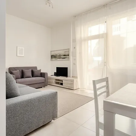 Just Urban Stays - Monolocale Moderno Navigli - Metro M2 Apartman Milánó