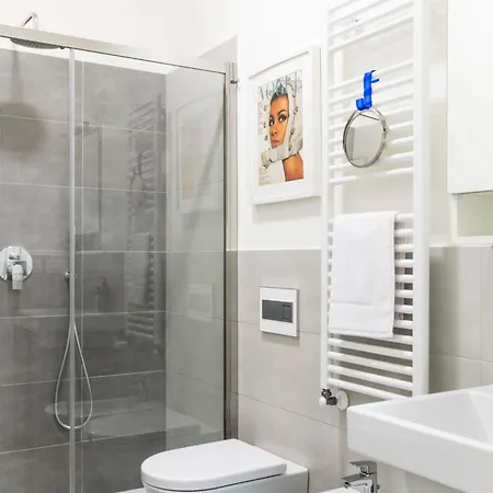 Lejlighed Corner 15 - 5 Min Dalla Stazione *